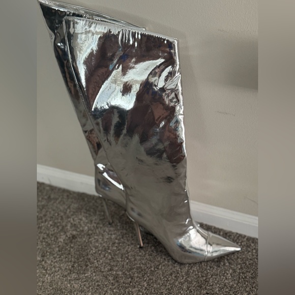 Chrome knee high boots - Picture 2 of 4
